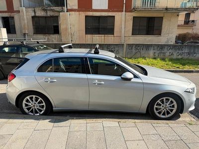 Usata Mercedes A180 116 CV (85 kW) 2019 Grigio Berlina