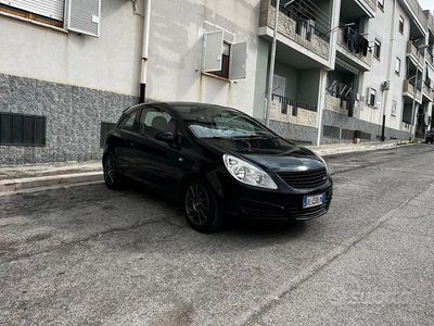 Usata Opel Corsa 69 CV (50 kW) 2007 Nero Utilitaria