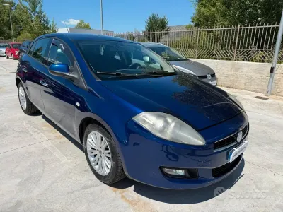 Usata Fiat Bravo Dynamic 105 CV (77 kW) 2011 Bluazzurro Utilitaria