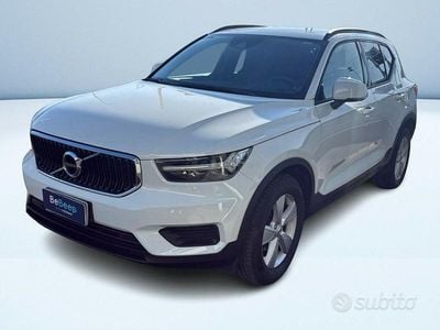Usata Volvo XC40 Momentum 163 CV (119 kW) 2020 Bianco SUV