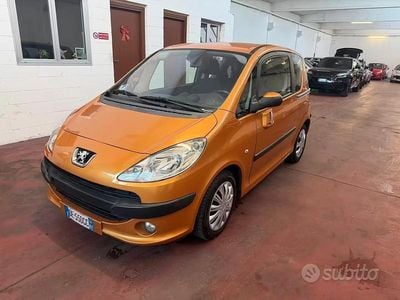 Usata Peugeot 1007 109 CV (80 kW) 2006 Arancione Monovolume