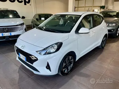 Usata Hyundai i10 63 CV (46 kW) 2024 Bianco Utilitaria