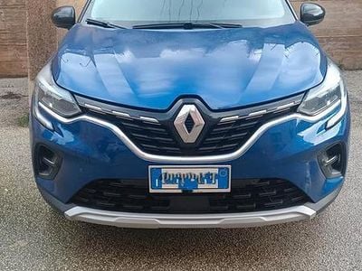 Usata Renault Captur 100 CV (73 kW) 2023 Blu SUV