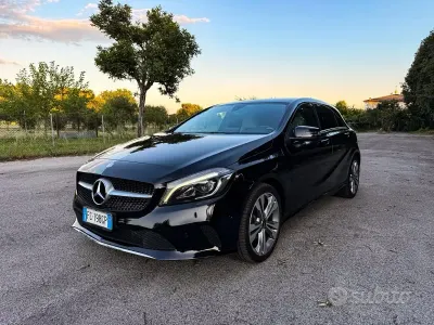 Usata Mercedes A180 109 CV (80 kW) 2015 Nero Utilitaria