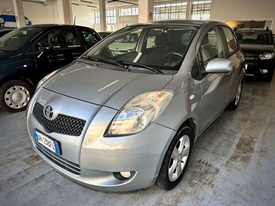 usata Toyota Yaris 1.0 Vuoi vendere ala tua auto? contattaci! 0245493353