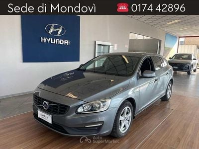 Usata Volvo V60 Business Edition 120 CV (88 kW) 2017 Grigio Station wagon