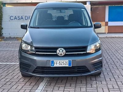 Begagnad VW Caddy Trendline 102 HK (75 kW) 2016 Grå Minibuss