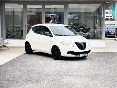 Usata Lancia Ypsilon 69 CV (50 kW) 2014 Beige Utilitaria