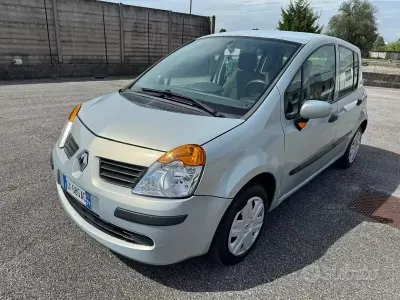 Usata Renault Modus 75 CV (55 kW) 2005 Grigio Monovolume
