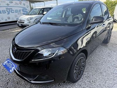 Usata Lancia Ypsilon Gold 69 CV (50 kW) 2023 Nero vulcano Utilitaria