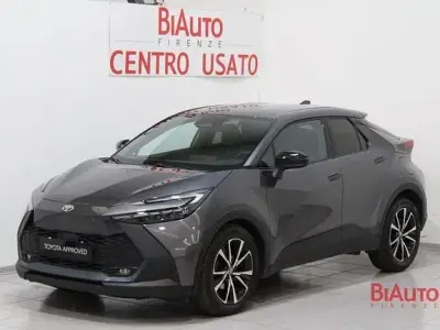 Usata Toyota C-HR Trend 140 CV (102 kW) 2024 Grigio SUV
