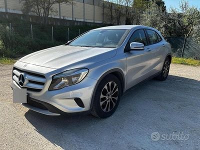 Usata Mercedes GLA180 109 CV (80 kW) 2015 Grigio SUV