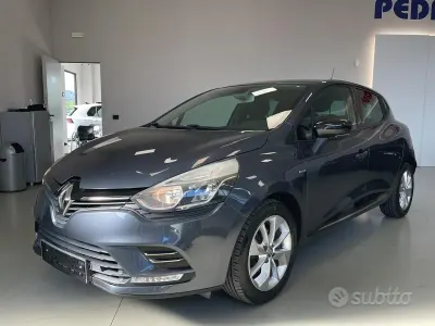 Usata Renault Clio IV LIMITED 73 CV (53 kW) 2016 Grigio Berlina
