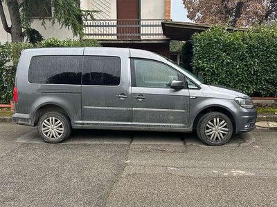 Usata VW Caddy 122 CV (89 kW) 2017 Grigio Monovolume