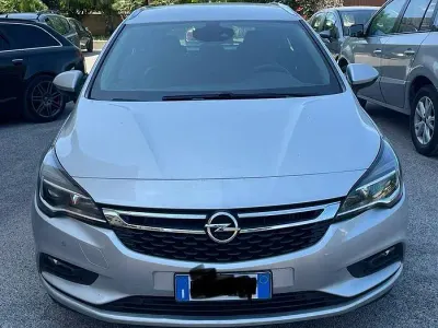 Usata Opel Astra 136 CV (100 kW) 2017 Grigio Station wagon