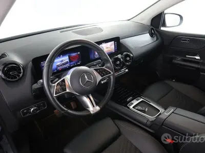 Usata Mercedes B180 Advanced 116 CV (85 kW) 2023 Blu Utilitaria
