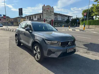 Usata Volvo XC40 Core 129 CV (94 kW) 2023 Grigio SUV