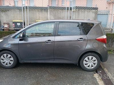 Usata Toyota Verso-S 2012 Grigio Monovolume