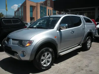 Usata Mitsubishi L200 Intense 136 CV (100 kW) 2011 Grigio Pick-up