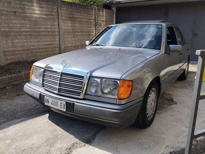 Mercedes E200