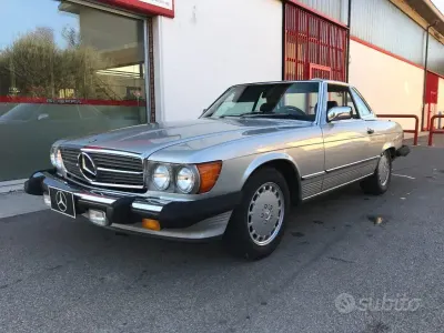 Usata Mercedes SL500 231 CV (169 kW) 1987 Argento metallizzato Cabrio