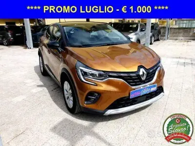 Usata Renault Captur Intens 95 CV (69 kW) 2020 Arancione SUV
