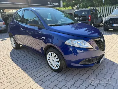Usata Lancia Ypsilon Silver 80 CV (58 kW) 2014 Blu Utilitaria