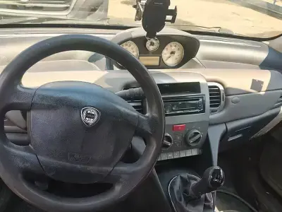 Usata Lancia Ypsilon 2002 Utilitaria