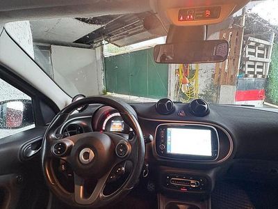 Begagnad Smart ForFour 90 HK (66 kW) 2018 Vit Halvkombi