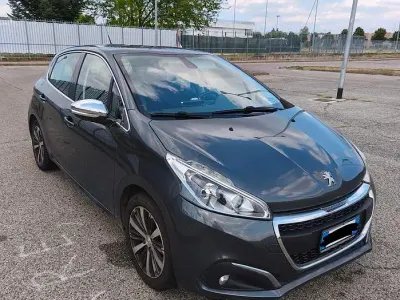 Usata Peugeot 208 Allure 82 CV (60 kW) 2016 Grigio Utilitaria