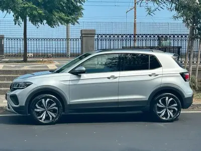 Usata VW T-Cross Edition 116 CV (85 kW) 2024 Grigio SUV