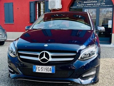 Usata Mercedes B180 Premium 110 CV (80 kW) 2017 Blu Monovolume