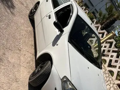 Usata Fiat Punto 69 CV (50 kW) 2005 Bianco Utilitaria