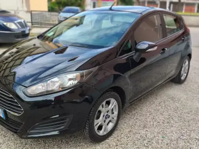 Usata Ford Fiesta Titanium 75 CV (55 kW) 2014 Nero Utilitaria
