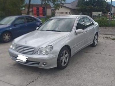 Mercedes C200