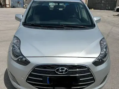 Usata Hyundai ix20 Xpossible 90 CV (66 kW) 2017 Grigio Utilitaria