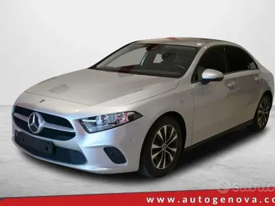 Usata Mercedes 180 Business 116 CV (85 kW) 2022 Grigio Berlina