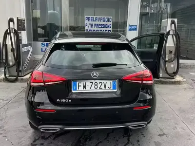 Usata Mercedes CLA180 109 CV (80 kW) 2019 Nero Berlina