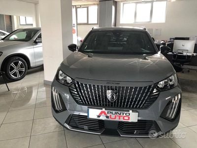Usado Peugeot 2008 Allure 102 HP (75 kW) 2024 Cinzento SUV