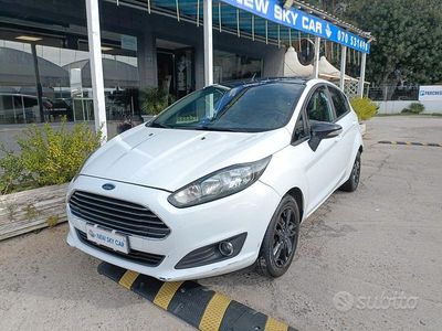 Usata Ford Fiesta Titanium 95 CV (69 kW) 2016 Bianco Utilitaria