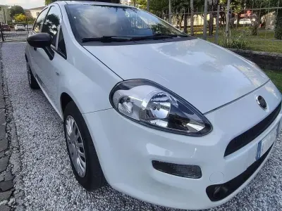 Usata Fiat Punto Street 69 CV (50 kW) 2018 Bianco Utilitaria