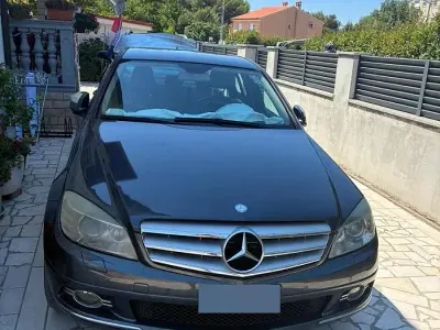 Usata Mercedes C320 224 CV (164 kW) 2007 Grigio Berlina