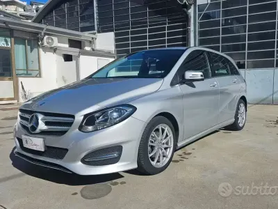 Usata Mercedes B180 Premium 109 CV (80 kW) 2016 Grigio Utilitaria