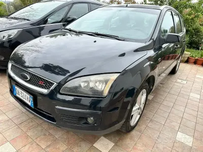 Usata Ford Focus 90 CV (66 kW) 2006 Nero Station wagon