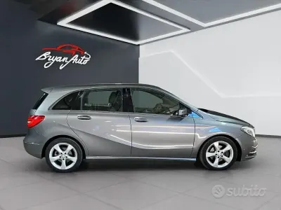 Käytetty Mercedes B200 Premium 156 HP (114 kW) 2012 Harmaa Tila-auto
