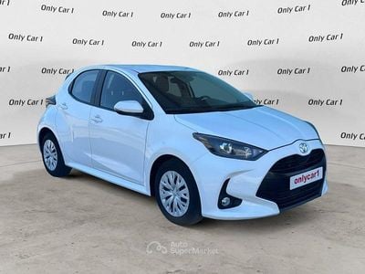 Usata Toyota Yaris Active 72 CV (52 kW) 2023 Bianco Utilitaria