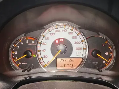 Usata Toyota Yaris 90 CV (66 kW) 2013 Bianco Utilitaria