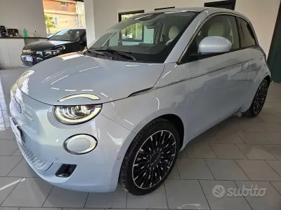 Nuova Fiat 500e La Prima 86 kW (118 CV) 2025 Azzurro Berlina