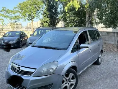 Usata Opel Zafira 110 CV (80 kW) 2009 Grigio Monovolume