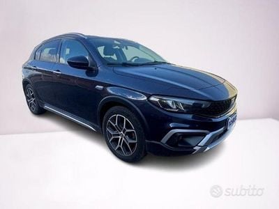 Usata Fiat Tipo Cross 101 CV (74 kW) 2021 Blu Berlina